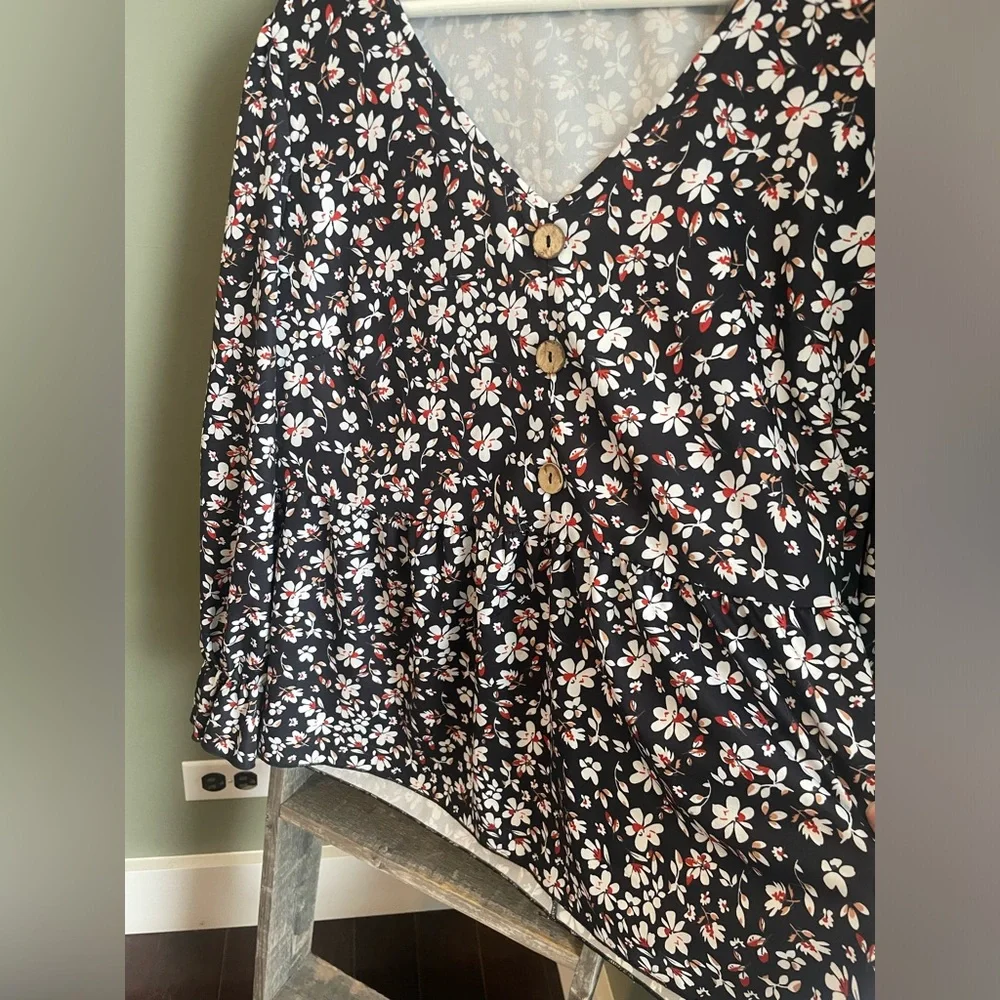 Shein Curve Floral Peplum Blouse - Picture 4 of 6